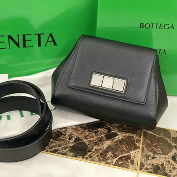 ボッテガヴェネタ BOTTEGAVENETA aj-BOV631117BK 2020年最新入荷 ベルトバッグ ウェストバッグ メンズ レディース ショルダーバッグ 男女兼用 ラムスキン