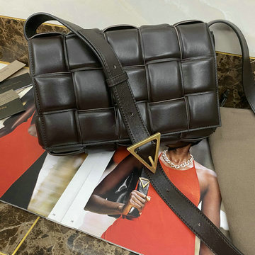 ボッテガヴェネタ BOTTEGAVENETA aj-BOV70094SK  2020年最新入荷 パデッド カセット 斜め掛け ショルダーバッグ フラップ レディースかばん ラムスキン