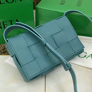 商品名称：ボッテガヴェネタ BOTTEGAVENETA aj-BOV578004LS 2020年最新入荷 パデッド カセット 斜め掛け ショルダーバッグ レディースかばん ラムスキン