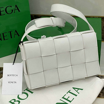 ボッテガヴェネタ BOTTEGAVENETA aj-BOV578004QB 2020年最新入荷 パデッド カセット 斜め掛け ショルダーバッグ レディースかばん ラムスキン