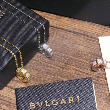 ブルガリ BVLGARI  CZZ-BVXL19012 2019年最新入荷 セルペンティ ヴァイパー ネックレス マザー オブ パール ペンダントトップ パヴェダイヤモンド アクセサリー