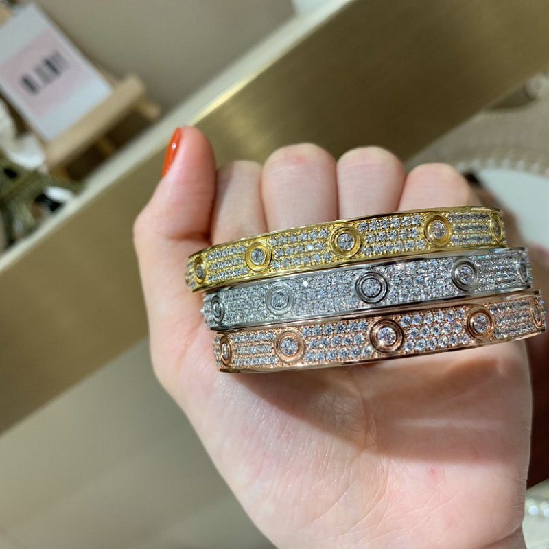 カルティエ CARTIER  CZZ-CASZ19003 2019年最新入荷 LOVE ブレスレット パヴェダイヤモンド バングル アクセサリー
