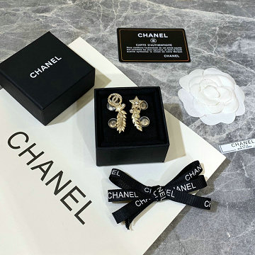 シャネル CHANEL CZZ-CHEH19013 2019年最新入荷 フェザー ピアス イヤリング メタル コスチューム パール アクセサリー