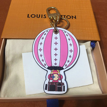 商品名称：ルイヴィトン LOUISVUITTON 057-M68654 2020年最新入荷 ポルト クレ エピ ヴィヴィエンヌ キーホルダー キーリング バッグチャーム モノグラムキャンバス