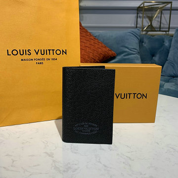 商品名称：ルイヴィトン LOUISVUITTON 057-M64411K 2020年最新入荷 クーヴェルテュール パスポール パスポート カードケース タイガレザー
