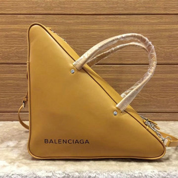 バレンシアガ BALENCIAGA YUN-BA476974Y 2020年最新入荷 トライアングル ダッフル スモールサイズ ハンドキャリーバッグ ショルダーバッグ ラムスキン