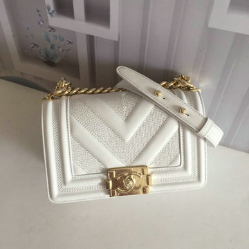 商品名称：シャネル CHANEL JS-CH67085VQ 2020年最新入荷 BOY スモール ハンドバッグ 斜め掛け ショルダーバッグ フラップバッグ レディース カーフスキン