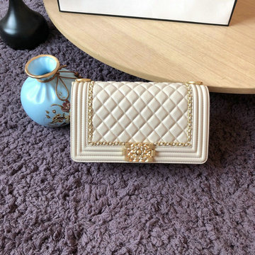 シャネル CHANEL JS-CH67086LJB 2020年最新入荷 BOY スモール ハンドバッグ 斜め掛け ショルダーバッグ フラップバッグ レディース ラムスキン