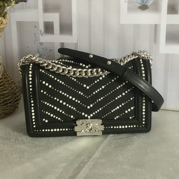 商品名称：シャネル CHANEL JS-CH67086VZY  2020年最新入荷 BOY スモール ハンドバッグ 斜め掛け ショルダーバッグ フラップバッグ レディース カーフスキン コスチューム パール