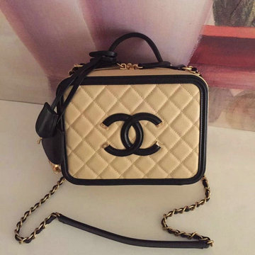 商品名称：シャネル CHANEL JS-CH93342QPXK 2020年最新入荷 ヴァニティー ケース ハンドバッグ 斜め掛け ショルダーバッグ 化粧箱 レザー