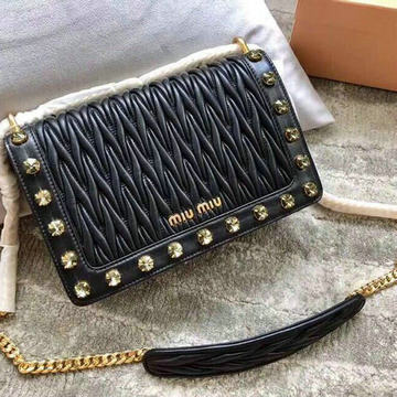ミュウミュウ MIUMIU 99-MM5BD109  2020年最新入荷 マテラッセ 斜め掛け ショルダーバッグ レディースかばん ラムスキン