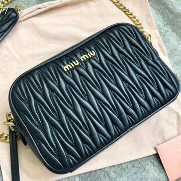 ミュウミュウ MIUMIU 99-MM5BH118B  2020年最新入荷 マテラッセ ショルダーバッグ ポーチ クラッチバッグ レディースかばん ラムスキン