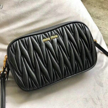 ミュウミュウ MIUMIU 99-MM5BH539 2020年最新入荷 マテラッセ ショルダーバッグ ポーチ クラッチバッグ レディースかばん ラムスキン