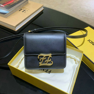 フェンディ FENDI  BXN-FD36520 2020年最新入荷 カーリグラフィ 斜め掛け ショルダーバッグ スモールバッグ レディースかばん カーフレザー