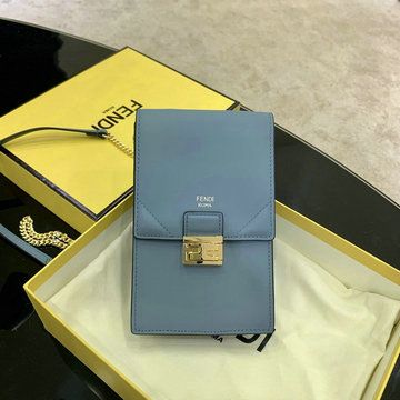 フェンディ FENDI  BXN-FD53214 2020年最新入荷 チェーン 携帯ケース 斜め掛け ショルダーバッグ スマートフォン ケース レディースかばん カーフレザー