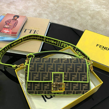 フェンディ FENDI  BXN-FD83319YG 2020年最新入荷 バゲット トートバッグ 斜め掛け ショルダーバッグ スモールバッグ レディースかばん カーフレザー