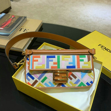 フェンディ FENDI  BXN-FD83329C 2020年最新入荷 バゲット ショルダーバッグ クラッチバッグ レザー レディースかばん