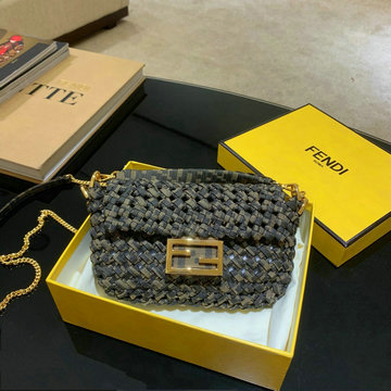 フェンディ FENDI  BXN-FD83335 2020年最新入荷 バゲット ショルダーバッグ クラッチバッグ レザー スモールバッグ レディースかばん