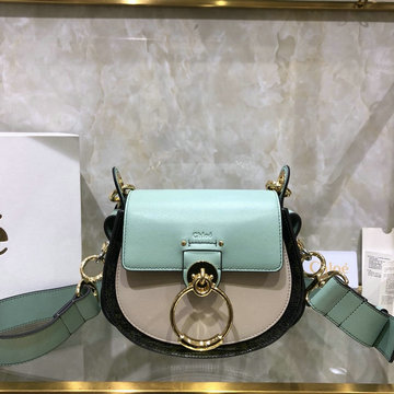 商品名称：クロエ CHLOE  DDB-CLE1153PMK 2020年最新入荷 Tess スモールバッグ 斜めがけ ショルダーバッグ カーフスキン ラウンドバッグ レディースかばん