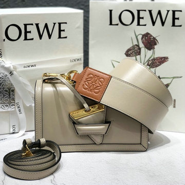 ロエベ LOEWE  DDB-LE11301QH 2020年最新入荷 バルセロナ ショルダーバッグ 斜め掛け レザー レディースかばん