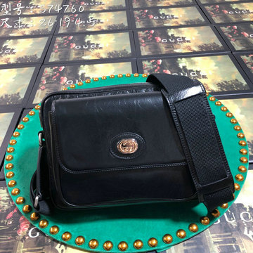 グッチ GUCCI 057-GG574760 2020年最新入荷 メッセンジャーバッグ メンズ 斜め掛け ショルダーバッグ カーフレザー