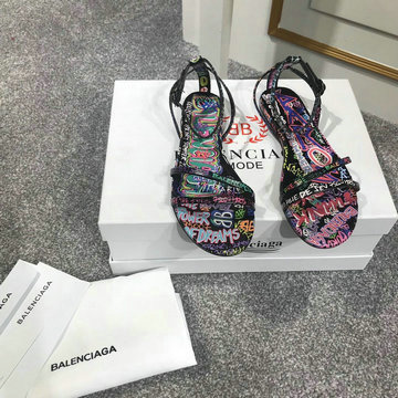 バレンシアガ BALENCIAGA 2020年夏最新入荷 グラフィティプリント サンダル フラットシューズ ミュール サンダルレディースシューズ 靴 アンクルストラップ サマーサンダル