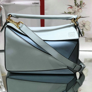 ロエベ LOEWE  DDB-LE61609PQL 2020年最新入荷 パズル 斜めがけ ショルダーバッグ ユニセックス ビジネス 出張 通勤 カジュアルバッグ