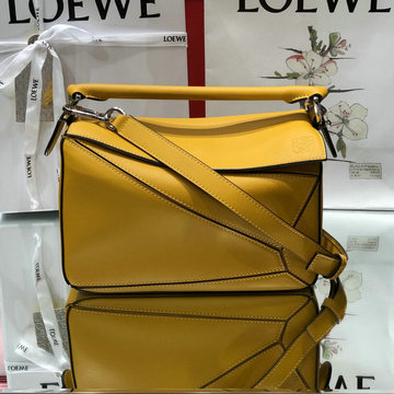 ロエベ LOEWE  DDB-LE61609QMY 2020年最新入荷 パズル 斜めがけ ショルダーバッグ ユニセックス ビジネス 出張 通勤 カジュアルバッグ
