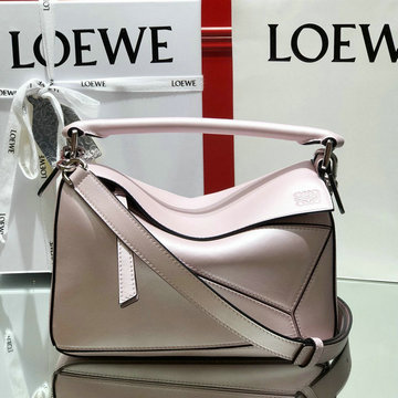 ロエベ LOEWE DDB-LE61609QYF 2020年最新入荷 パズル 斜めがけ ショルダーバッグ ユニセックス ビジネス 出張 通勤 カジュアルバッグ