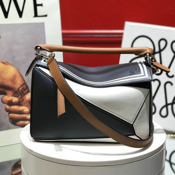 ロエベ LOEWE  DDB-LE61609PKB 2020年最新入荷 パズル 斜めがけ ショルダーバッグ ユニセックス ビジネス 出張 通勤 カジュアルバッグ