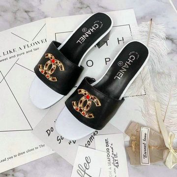 商品名称：シャネル CHANEL26-CHJ200049  2020年夏最新入荷 サマーサンダル ミュール ローヒールサンダル スリッパ カーフレザー