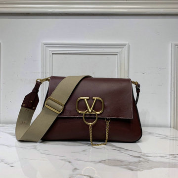ヴァレンティノ Valentino  DDB-VT0888JH 2020年最新入荷 Vリング スモール クロスボディバッグ ショルダーバッグ フラップバッグ グレインカーフスキン