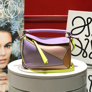 商品名称：ロエベ LOEWE  DDB-LE061838PFZ 2020年最新入荷 パズル スモールバッグ 斜めがけ ショルダーバッグ カーフスキン