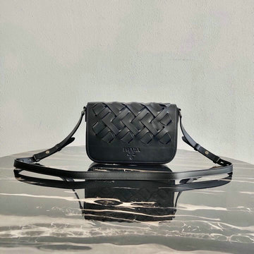 プラダ PRADA DDB-PD1BD246BK 2020年最新入荷 スモールバッグ 斜め掛け ショルダーバッグ レディースかばん 編み込み モチーフ付き レザー