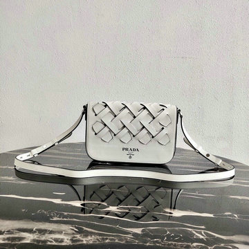 プラダ PRADA DDB-PD1BD246BS 2020年最新入荷 スモールバッグ 斜め掛け ショルダーバッグ レディースかばん 編み込み モチーフ付き レザー