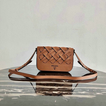 プラダ PRADA DDB-PD1BD246KF  2020年最新入荷 スモールバッグ 斜め掛け ショルダーバッグ レディースかばん 編み込み モチーフ付き レザー