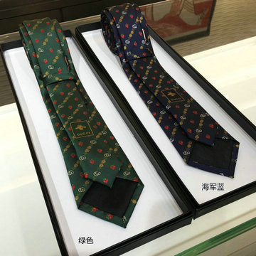 グッチ GUCCI AN-LDGG20001 020年最新入荷 ネクタイ パイナップル イチゴ プリント シルク