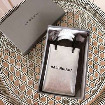 バレンシアガ BALENCIAGA YUN-BA5938260BS　2020年最新入荷 ショッピング フォンホルダーバッグ 斜め掛け ショルダバッグ 携帯ケース スマートフォンケース