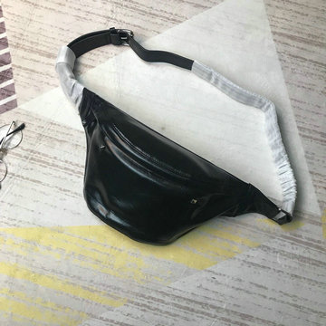 ヴァレンティノ Valentino YUN-VT69006　2020最新入荷 ウェストバッグ ベルトバッグ チェストバッグ ボディバッグ