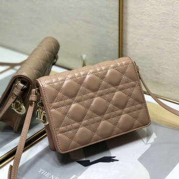 クリスチャンディオール CHRISTIAN DIOR JS-CD2261XS　2020年最新入荷 Lady Dior チェーンウォレット 斜め掛け ショルダーバッグ ポーチ レディースかばん
