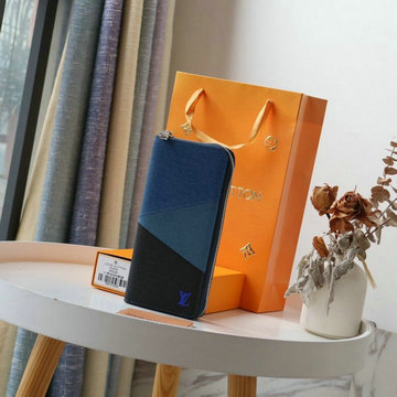 商品名称：ルイヴィトン LOUIS VUITTON 025-M30731L　2020年最新入荷 ジッピーウォレット ヴェルティカル ファスナー長財布 ロングウォレット タイガ レザー