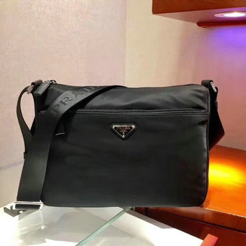 プラダ PRADA 025-PD1BC421　2020年最新入荷 メッセンジャーバッグ 斜め掛け ショルダーバッグ メンズかばん ナイロン