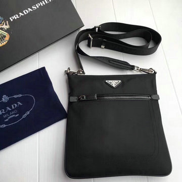 プラダ PRADA 025-PDVA0819　2020年最新入荷 斜め掛け ショルダーバッグ メンズかばん メッセンジャーバッグ カーフレザー