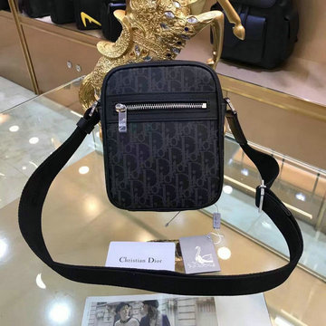 クリスチャンディオール CHRISTIAN DIOR 99-CD2366　2020最新入荷 メッセンジャーポーチ 斜め掛け ショルダーバッグ スクエアバッグ クロスボディバッグ