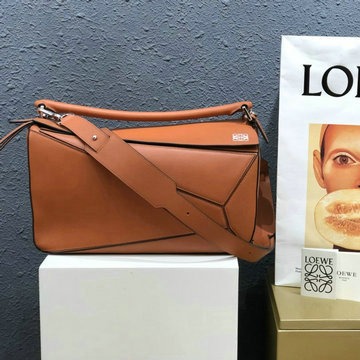 ロエベ LOEWE DDB-LE61607PQZS　2021年最新入荷 パズル 斜めがけ ショルダーバッグ クロスボディバッグ カーフスキン