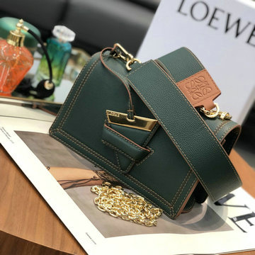 ロエベ LOEWE DDB-LE61945LCG　2021年最新入荷 バルセロナ スモールバッグ 斜め掛け ショルダーバッグ チェーンウォレット レザー レディースかばん