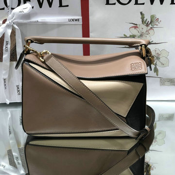 ロエベ LOEWE DDB-LE61609PSX　2021年最新入荷 パズル トートバッグ ハンドバッグ 2way 斜めがけ ショルダーバッグ クロスボディバッグ カーフスキン
