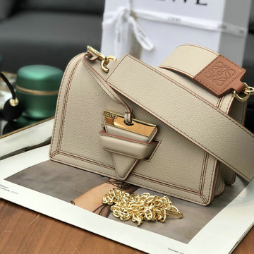 ロエベ LOEWE DDB-LE61945LMB　2021年最新入荷 バルセロナ スモールバッグ 斜め掛け ショルダーバッグ チェーンウォレット レザー レディースかばん