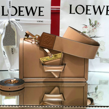ロエベ LOEWE DDB-LE61945PZS　2021年最新入荷 バルセロナ スモールバッグ 斜め掛け ショルダーバッグ チェーンウォレット レザー レディースかばん
