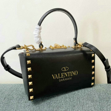 ヴァレンティノ Valentino DDB-VT4400BK　2021年最新入荷 ロックスタッズ アルコーブ ボックスバッグ トートバッグ 2way 斜め掛け ショルダーバッグ クロスボディバッグ